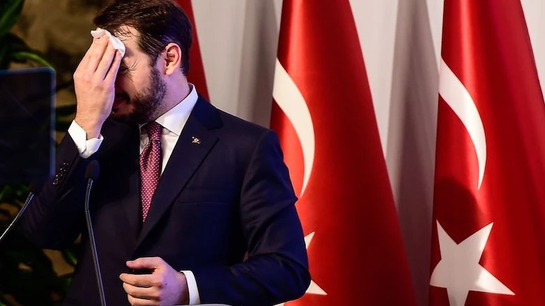 Μίλησε ο γαμπρός του Ερντογάν, «καταποντίζεται» η τουρκική λίρα!